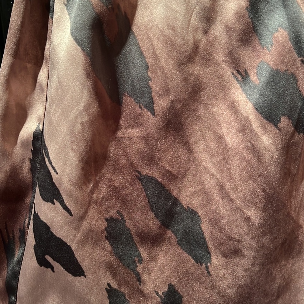 Express Satin Ruffle Leopard Sleep Shorts - Picture 7 of 8